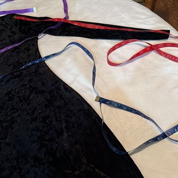 FOREVER 21 BLACK DRESS SZ MEDIUM HIGH NECK LONG SLEEVE MINI SLIT SIDE VELVET - Picture 11 of 11